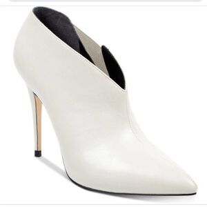 Guess Ondrea White Ankle Shooties Booties Size 7